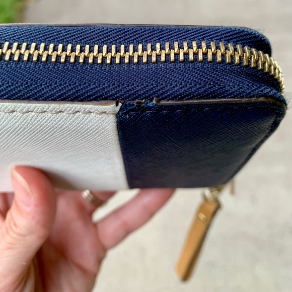 Michael Kors wallet - Picture 11 of 15